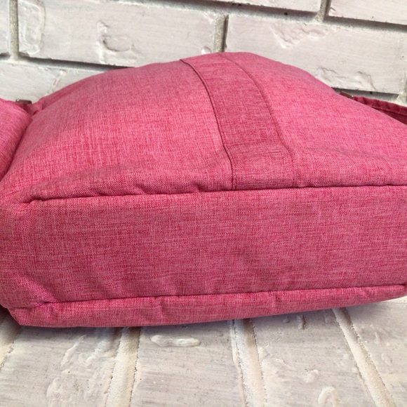 LUG HOT PINK CROSSBODY BAG WITH ADJUSTABLE STRAP EUC - Picture 7 of 14